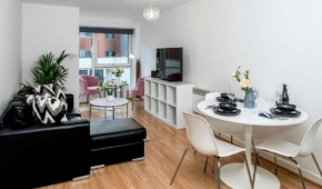 Central Gunwarhf Quays Two Bedroom Apartment